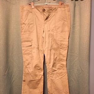Dockers Khaki Conertible Capri Pant size 10 / M